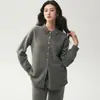 Conjunto de Punto para Mujer Cardigan de Cachemir con Cuello Polo y Bolsillos Cintura Elástica con Cordón Pantalones Planos Rectos Nuevo Estilo Otoño e Invierno