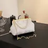 Bolsa de Noite Moderna e Elegante, Bolsa Transversal Bordada Estilo Nacional Novo Chinês, Bolsa de Ombro de Mão com Corrente e Pérolas de Alto Nível