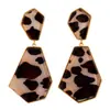 Moda transfronteriza, exagerada y audaz, con diseños geométricos irregulares, estampado de leopardo y anillos metálicos - estos son pendientes de alta gama, ligeros y exquisitos