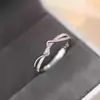 Anillo Oda Estrellada para Mujer, Diseño Estilo Ins, Anillo de Dedo Moda Otoño/Invierno Lujo Ligero, Joyería de Siete Granos al por Mayor