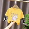 Camiseta Feminina 2025 Nova Roupa de Primavera e Outono Estilo Infantil Desenho Falso Duas Peças Camisa de Base Manga Longa Top de Outono para Bebê