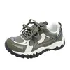 Zapatillas deportivas de malla, zapatillas de papá de suela gruesa para mujer, nuevas versátiles transpirables de moda 2026 casual para aumentar la altura para correr en beige-marrón