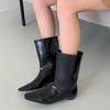 Botas Curtas de Bico Quadrado Novas Botas Femininas 2025 Outono e Inverno Rasteirinhas Botas Femininas Botas Slim de Nicho Botas de Salto Baixo Botas