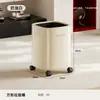 Cubo de Basura para el Hogar 2026 Nuevo Estilo Sala de Estar Dormitorio Oficina Gama Alta Gran Capacidad con Ruedas Cubo de Papel Móvil Buen Artículo