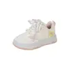 Zapatos de Tabla para Niñas 2026 Nuevo Otoño Zapatos Blancos de Suela Suave para Niños Zapatos Deportivos Ligeros para Niños Mayores Zapatos de Correr de Moda