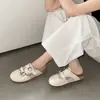 Zapatos de malla hueca transpirable con patchwork de ajuste cómodo y holgado estilo Birkenstock 2026, pantuflas de exterior de suela gruesa, tacón bajo, punta redonda, punta cerrada para mujer