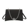 Bolsa Nicho com Letras Estilo Francês Novo Modelo 2026 Bolsa Transversal com Corrente Fashion Bolsa de Ombro Único com Textura Retrô Bolsa de Axila Bolsa Feminina