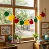 Exclusivo para vendas transfronteiriças: Decoração de sala de aula para volta às aulas com pompons de feltro em formato de maçã, bandeiras para sessões de fotos infantis
