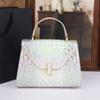 Bolso de Viaje Iridiscente de Moda 2026 con Acabado de Alta Gama, Bolso de Hombro Cruzado, Gran Capacidad Versátil con Patrón de Cocodrilo para Mujer
