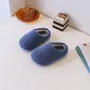 Pantuflas cálidas de algodón con forro de lana de cordero estilo coreano para niñas, colección otoño/invierno 2026, zapatos estilo Birkenstock de colores caramelo para niños