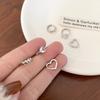Conjunto doce e cool de 6 peças de brincos de zircônia requintados em forma de coração para mulheres dormir sem tirar brincos personalidade vento frio Curinga orelha