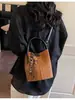 Bolso Cruzado Retro Casual Transfronterizo Tipo Cubo para Mujer 2026 Primavera Nuevo Elegante Bolso de Hombro Cruzado de Lujo Ligero
