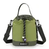 Mochila nueva multifuncional y elegante 2026 con diseño inspirado en el Oeste, también adecuada como bolso cruzado; hecho de nailon, impermeable e ideal para actividades al aire libre y llevar un teléfono