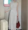 Traje a Rayas Estilo Francés para Mujer, Verano 2026, Atuendo Súper Moderno, un Conjunto Completo, Impresionantemente Hermoso y Único para el Verano