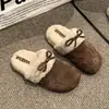 Chinelos de algodão slip-on 2026, felpudos e quentes, com laço, chinelos fechados peludos para uso doméstico para mulheres, adequados para uso externo, estilo retrô