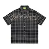 Camisa de verano para hombre a cuadros con manga corta y bordado de letras florales, cuello camisero casual, corte holgado, estilo de marca moderna europea y americana