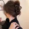 Pinza de tiburón de tamaño mediano para mujeres con cabello fino, para crear un recogido de media altura elegante, pinza de garra sofisticada y delicada para la parte posterior de la cabeza
