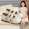 Zapatos de Cuero de Moda para Niñas Estilo Británico Retro 2026 Primavera/Otoño Nuevos Zapatos Individuales de Moda para Niños con Moño y Calados