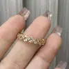 Anillo Abierto de Corazón con Diamantes Completos Chapado en Oro de 18 Quilates Estilo Europeo y Americano para Mujer, Lujo Ligero, Elegante, Versátil, Moderno, Anillo Ins que No se Desvanece