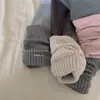 Leggings Macios para Meninas 2026 Novo Estilo Moda Coreana Roupa Externa Calças Coloridas Estilosas para Crianças Calças Longas para Bebê Menina