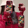 Bonita pulsera de oso navideño para Apple 16Pro, funda de silicona esmerilada de 15 pulgadas, funda de silicona suave con todo incluido de 7/8 pulgadas.