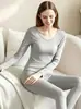 Conjunto de roupa íntima térmica feminina slim fit, forrado com fleece, quente para outono e inverno, com gola redonda e listras verticais, adequado para uso diário