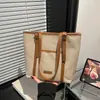 Comercio Exterior Europeo y Americano 2026 Primavera Nuevo Ligero Lujo Colgante Moda Gran Capacidad Retro Viaje Bolso de Mano Bolso Tote para Debajo del Brazo