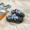 Zapatillas de moda para primavera y otoño para mujer, nueva colección 2026, estilo coreano retro versátil, zapatillas de entrenamiento casuales de suela blanda para mujer, estilo alemán