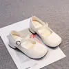 Zapatos de piel de suela blanda para niñas, nuevos de primavera y otoño, vestido de princesa, blancos para actuación de niños, tacones altos, zapatos sencillos para niñas pequeñas, actuación