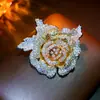 Broche Pin Corsage de Peonía Camelia con Incrustaciones de Zirconia Ultra Brillante, Color Oro Rosa Degradado con Recubrimiento de Cobre, Nuevo de Alta Resistencia, Transfronterizo, Venta al por Mayor