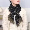 Bufanda plisada de algodón y lino estilo étnico floral, bufanda de seda arrugada retro versátil para otoño e invierno, chal largo para protección solar en viajes para mujer