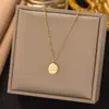 Conjunto de Colar de Aço Titânio para Mulheres Dongguan Transfronteiriço, Conjunto de Colar e Pulseira de Coração de Alta Qualidade, Conjunto de Joias da Moda Leve de Luxo