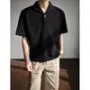 Camiseta de Manga Corta para Hombre Marca de Moda Verano Holgada 2026 Nueva Llegada Influencer de Internet Moderna ins Solapa Simple Estilo Hong Kong Top