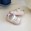 Zapatos para Niños Pequeños Zapatos de Bebé Niño Llegada Nueva Primavera y Otoño 2026 Zapatos Funcionales de Suela Suave para Bebé Niña Superficie de Cuero Zapatos Casuales Deportivos