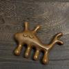 Pente de Massagem de Sândalo Dourado, Pente de Meridianos, Raspador de Cabeça, Massageador de Nariz, Pente com Bolas de Massagem, Massagem para a Saúde, Tema Cultural e Criativo