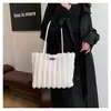 Bolso de Hombro de Peluche Gran Capacidad Bolso de Mano para Debajo del Brazo Bolso para Mujer 2024 Moda Viaje Diario Bolso de Hombro Casual para Mujer