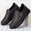 Zapatos de tela del viejo Pekín, zapatos de primavera y otoño para hombre, zapatos transpirables de cuero sintético para mediana edad y ancianos, ligeros, antideslizantes, cómodos, estilo casual de negocios