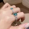 Anillo Abierto con Borla de Circonita Retro Europeo y Americano, Anillo de Dedo Índice de Lujo Ligero de Gama Alta Nicho, Joyería de Mano Versátil Personalizada al por Mayor