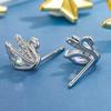 Nuevos y exquisitos pendientes de botón de cisne, lujo ligero, modelado de animal inteligente, nueva llegada, combinación de moda, regalo