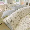 Conjunto de cama de quatro peças 100% algodão, algodão puro, novo estilo 2026, design fresco e simples, adequado para quartos de dormitório, inclui lençol de baixo e capa de edredom, conjunto de três peças, para todas as estações