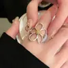 Exquisito Anillo de Flor para Mujer, Moda de Alta Gama, Único y Lujoso, Versátil, Anillo Abierto de Moda, Anillo de Dedo Índice de Nicho