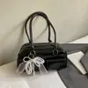 2025 Moda Retrô Simples Bolsa de Ombro Design de Nicho Nova Bolsa Feminina Outono e Inverno Personalizada Bolsa de Axila