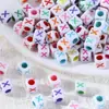 Cuentas de Letras de Colores con Fondo Blanco Acrílico de 6*6mm con Efecto de Goteo de Aceite, Cuentas Sueltas para Pulseras, Collares y Accesorios de Joyería Hechos a Mano DIY