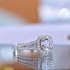 Anillo de Plata Esterlina S925 para Mujer, Anillo de Moissanita Cuadrada Envuelto en Doble Fila, Anillo Chapado en Oro Blanco de 18K, Venta al por Mayor de Joyería de Plata