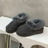 Botas de Neve Cinzas de Couro Genuíno com Solado Grosso para Mulheres, Novos Sapatos Peludos de Inverno 2026, Forrados com Lã, Espessados, Quentes e Versáteis Sapatos de Algodão