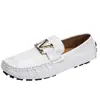 Sapatos Planos Slip-On Business Casual para Homens Primavera e Verão Novos Mocassins Slip-On Retrô Britânicos Tamanho Grande