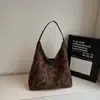 Bolso Tote Coreano de Nicho Retro de Gran Capacidad, Bolso de Hombro Moderno, Bolso Cubo Versátil Casual para el Día a Día y para Llevar Debajo del Brazo