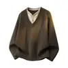 Suéter tipo Henley de punto para hombre, de cuello en V, estilo dos piezas falsas, juvenil, suelto, simple, estilo hombre, estilo pareja, estilo otoño/invierno, moderno