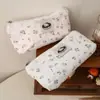 Estuche de Encaje Floral, Caja de Papelería Linda y Elegante para Estudiantes de Primaria, Secundaria y Preparatoria, Bolsa de Maquillaje de Gran Capacidad, Bolsita de Almacenamiento Simple