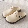 Zapatos de Tira Ancha de Fábrica Grandes Ropa Exterior Cabeza Birkenstock Medias Zapatillas Mujer Hogar 2026 Verano Nuevos Deslizables Playa Zapatos con Agujeros Frescos